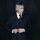 Paul Weller debuts an all-new song from SONIK KICKS at Rollingstone.com.