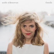 Aoife O'Donovan's Video for "Beekeeper" Premieres on Country Weekly 